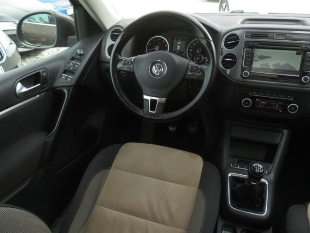 Volkswagen Tiguan  2.0 TSI 