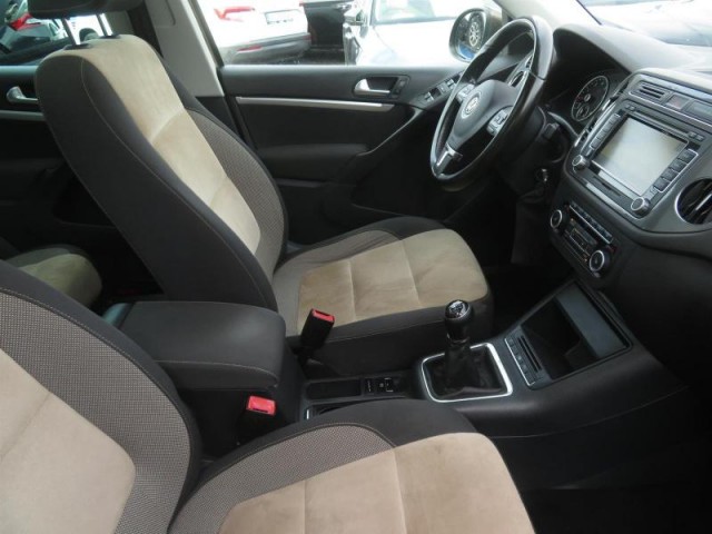 Volkswagen Tiguan  2.0 TSI 