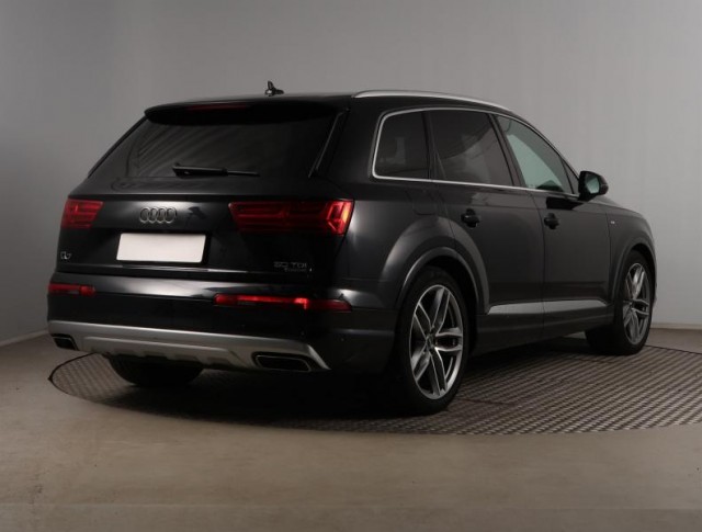 Audi Q7  50 TDI S-line