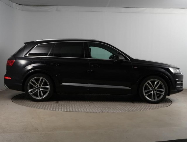 Audi Q7  50 TDI S-line