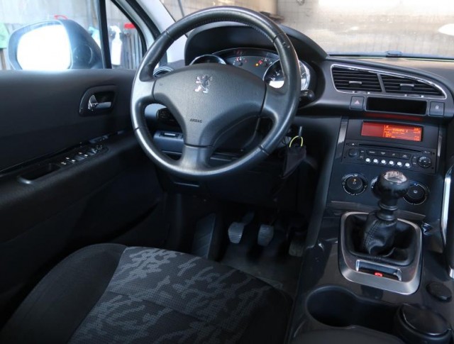 Peugeot 3008  1.6 HDi 