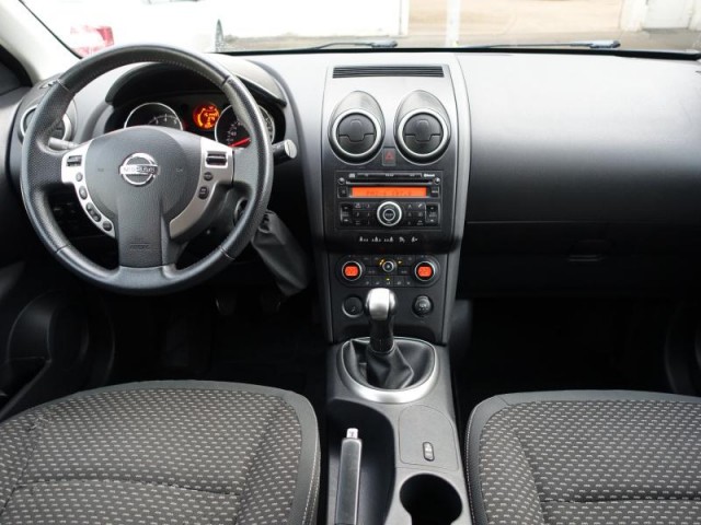 Nissan Qashqai  1.6 