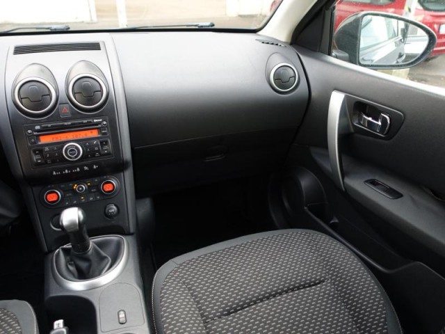 Nissan Qashqai  1.6 