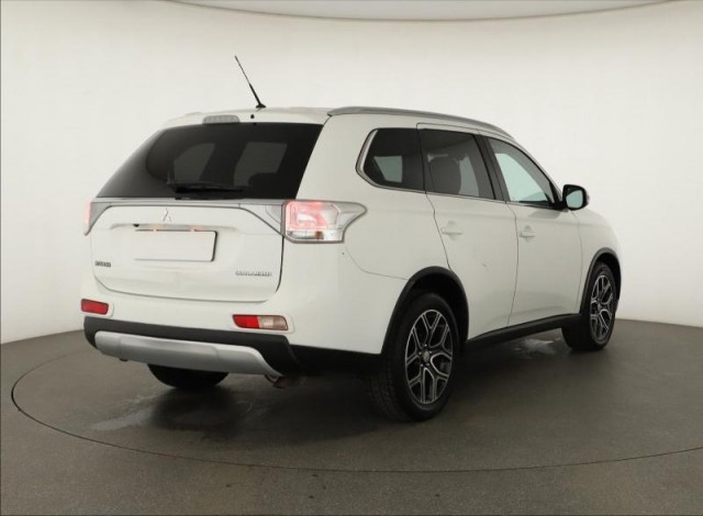 Mitsubishi Outlander  2.2 DI-D 