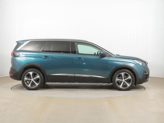 Peugeot 5008  PureTech 180 