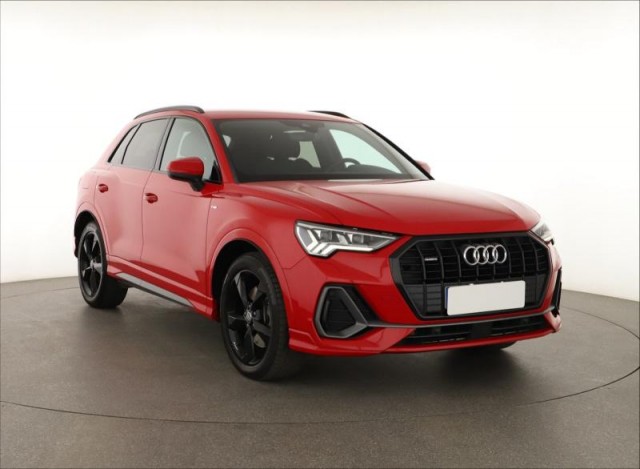 Audi Q3  45 TFSI S line