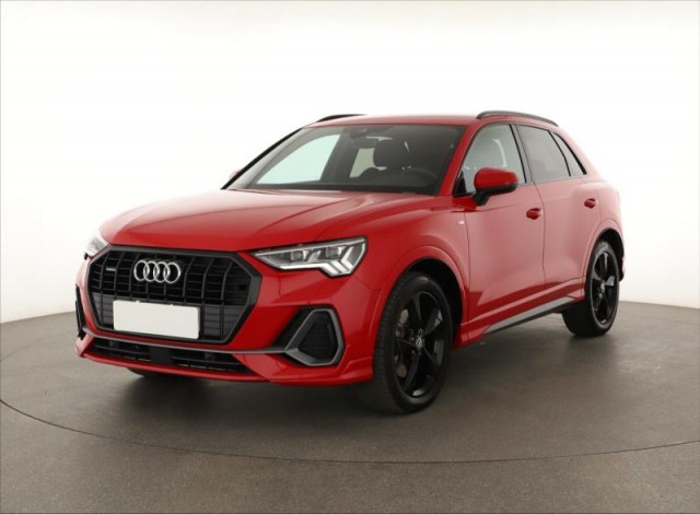 Audi Q3  45 TFSI S line