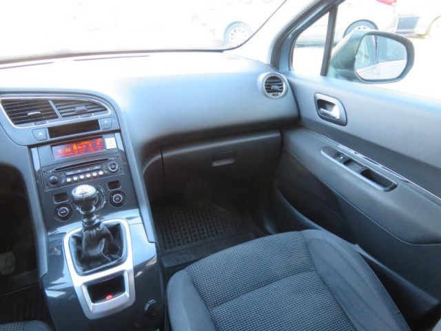 Peugeot 5008  2.0 HDI 