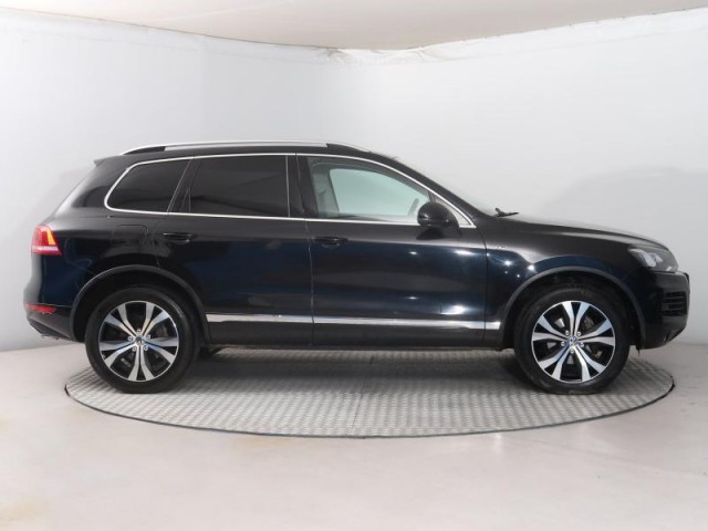 Volkswagen Touareg  3.0 TDI 