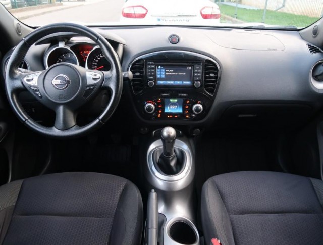 Nissan Juke  1.6 i 