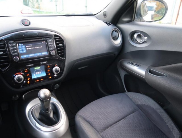 Nissan Juke  1.6 i 