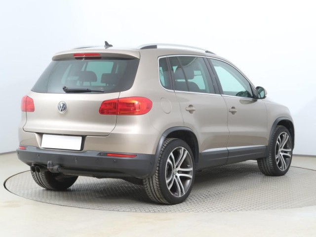 Volkswagen Tiguan  2.0 TDI 