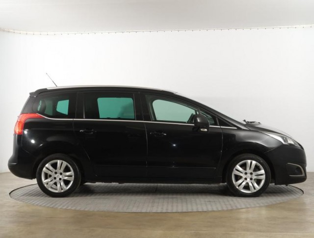 Peugeot 5008  2.0 BlueHDi 