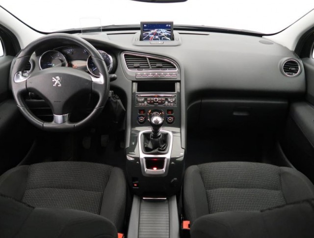 Peugeot 5008  2.0 BlueHDi 