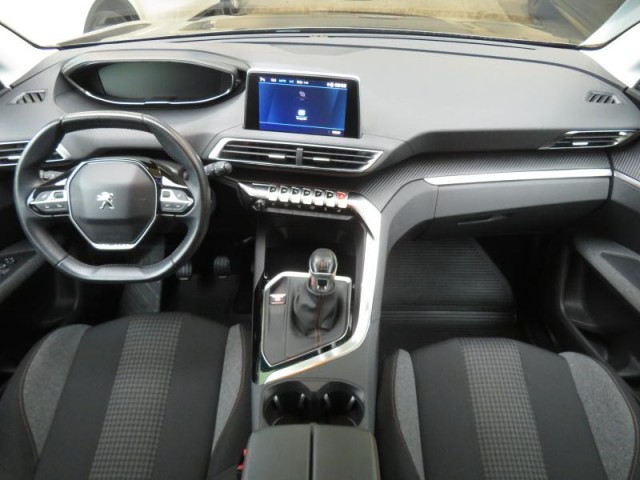 Peugeot 3008  1.5 BlueHDi 