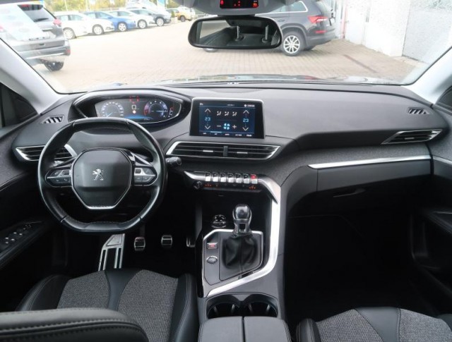 Peugeot 3008  1.2 PureTech 