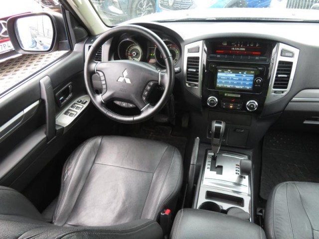 Mitsubishi Pajero  3.2 DI-D 