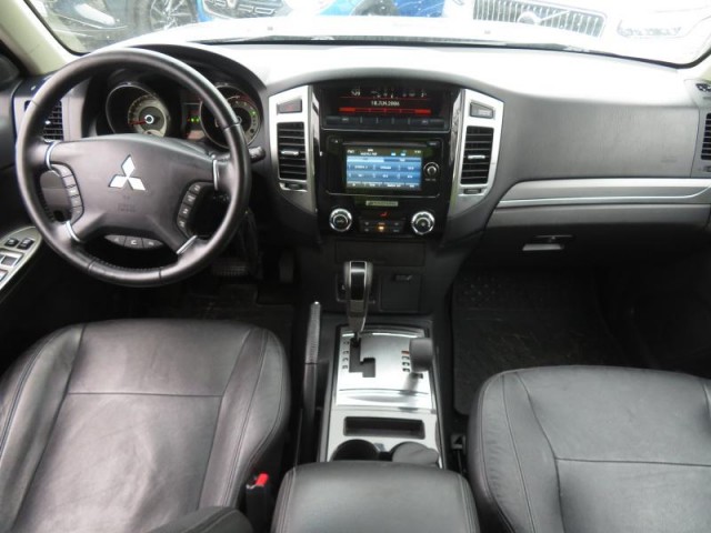 Mitsubishi Pajero  3.2 DI-D 