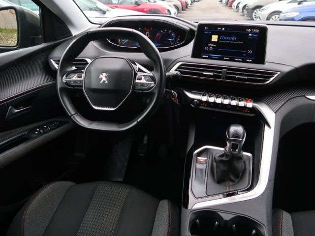 Peugeot 3008  1.2 PureTech 