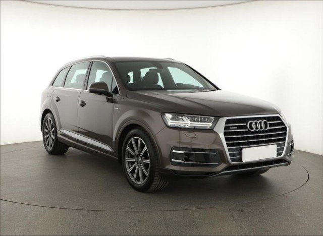 Audi Q7  3.0 TDI S-Line