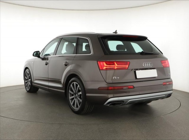 Audi Q7  3.0 TDI S-Line