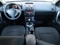 Nissan Qashqai  1.6 