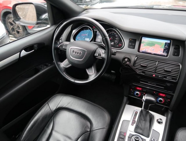 Audi Q7  3.0 TDI 