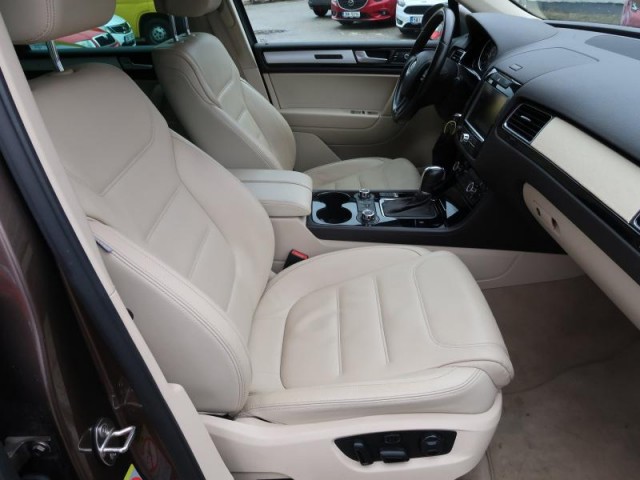 Volkswagen Touareg  3.0 TDI 