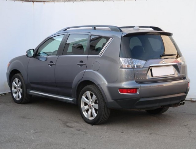 Mitsubishi Outlander  2.2 DI-D 