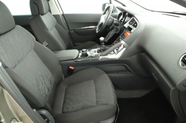 Peugeot 3008  1.6 HDi 