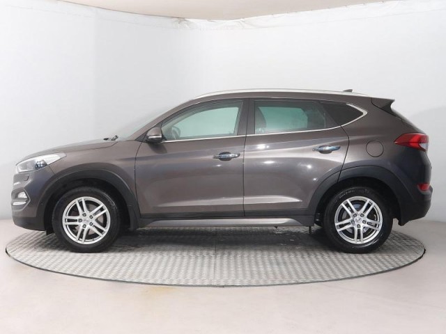 Hyundai Tucson  2.0 CRDi 