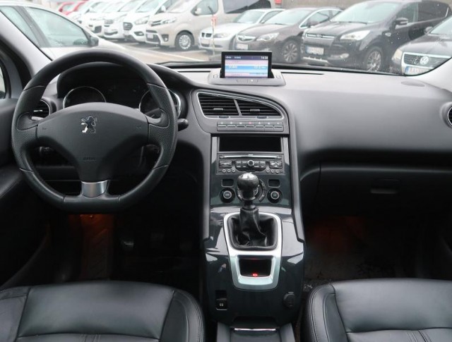 Peugeot 5008  1.6 HDi 