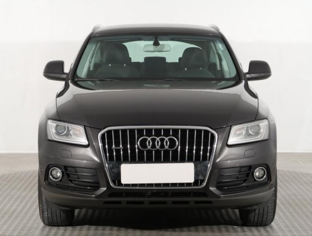 Audi Q5  2.0 TDI basis