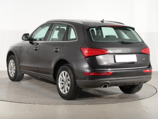 Audi Q5  2.0 TDI basis