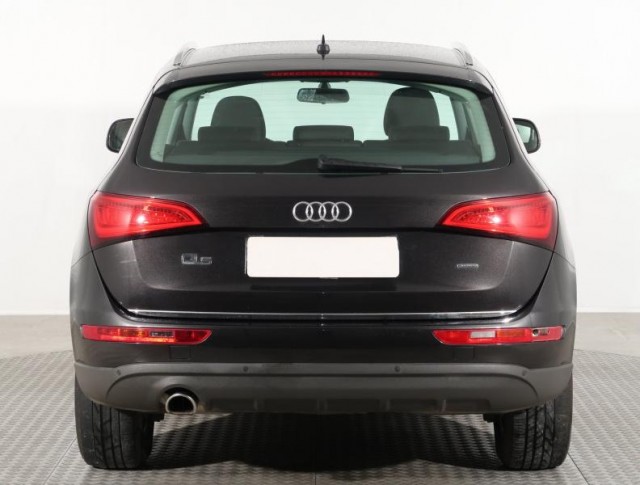 Audi Q5  2.0 TDI basis