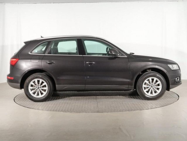 Audi Q5  2.0 TDI basis