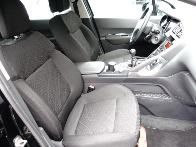 Peugeot 3008  1.6 HDi 