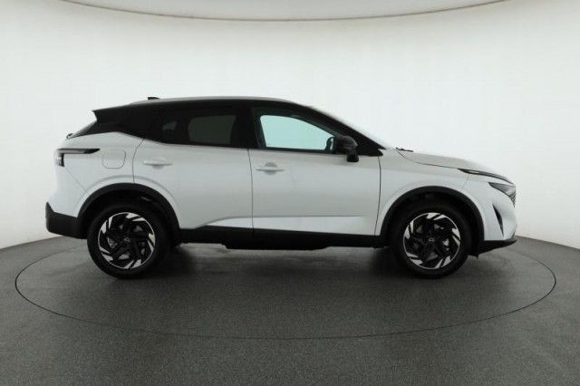 Nissan Qashqai  1.3 DIG-T MHEV N-Connecta