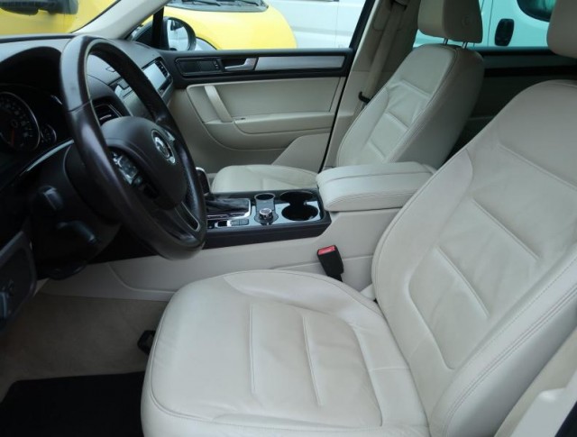 Volkswagen Touareg  3.0 TDI 