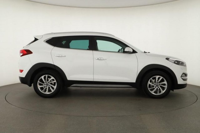 Hyundai Tucson  2.0 CRDi 