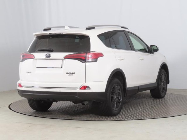 Toyota RAV 4  2.0 VVT-i 