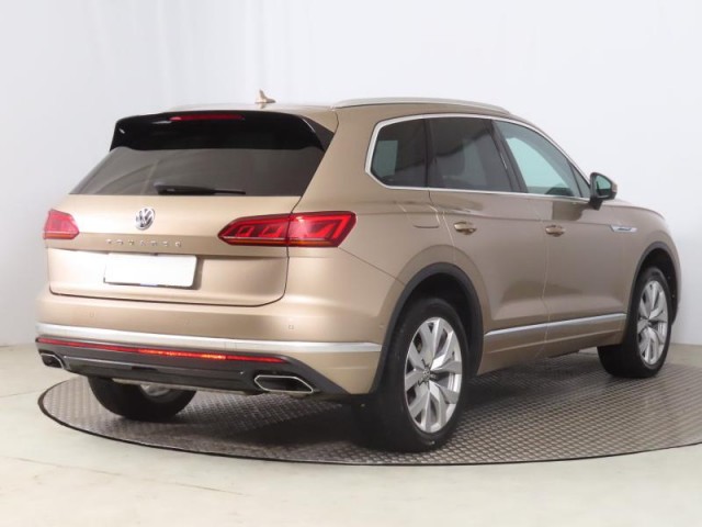 Volkswagen Touareg  3.0 TDI 