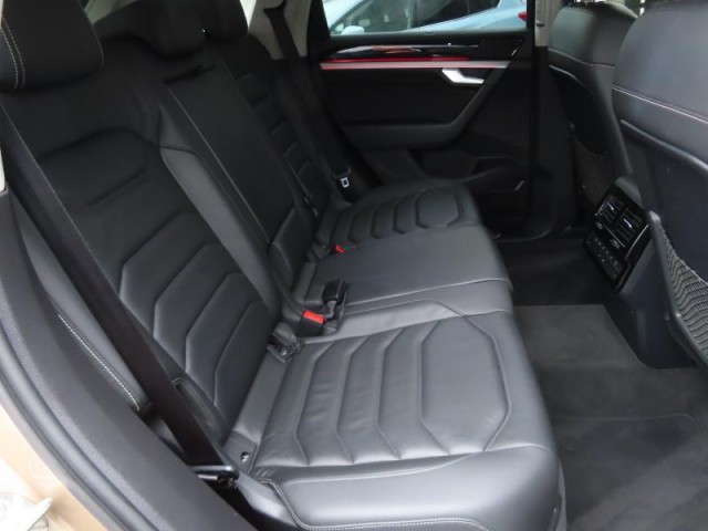 Volkswagen Touareg  3.0 TDI 