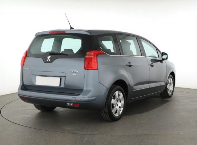 Peugeot 5008  1.6 HDi 