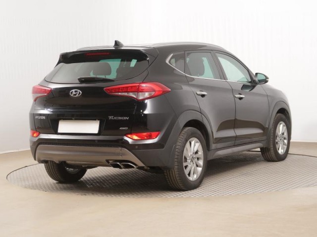 Hyundai Tucson  2.0 CRDi 