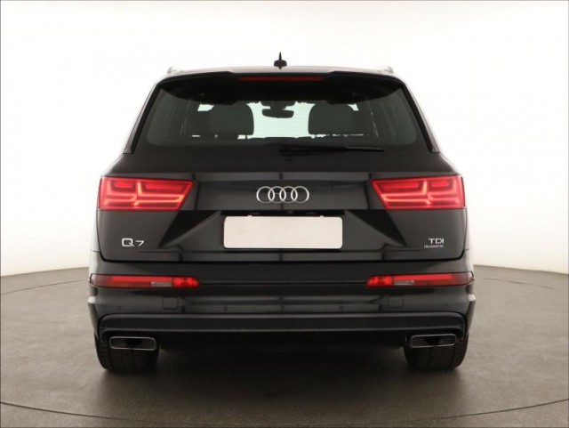 Audi Q7  3.0 TDI S-Line