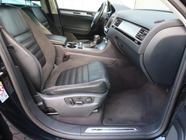 Volkswagen Touareg  3.0 TDI R-Line