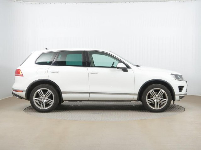 Volkswagen Touareg  3.0 TDI 