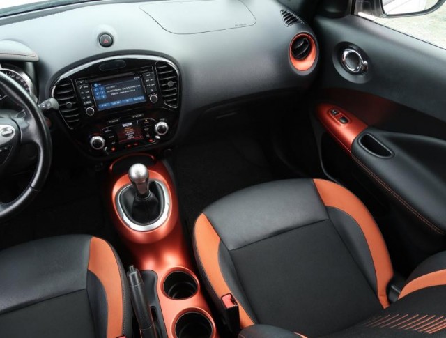 Nissan Juke  1.6 i 