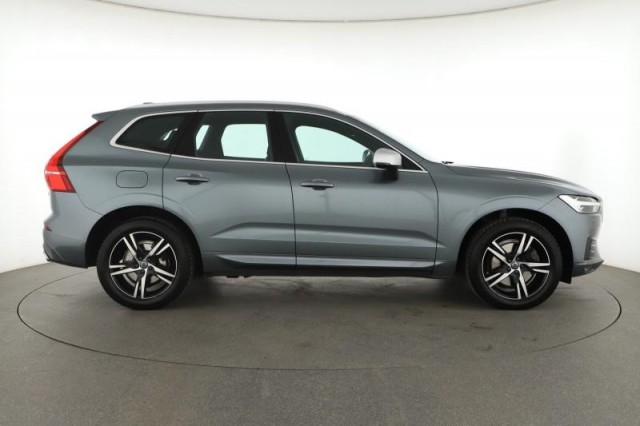 Volvo XC60  T5 AWD R-Design